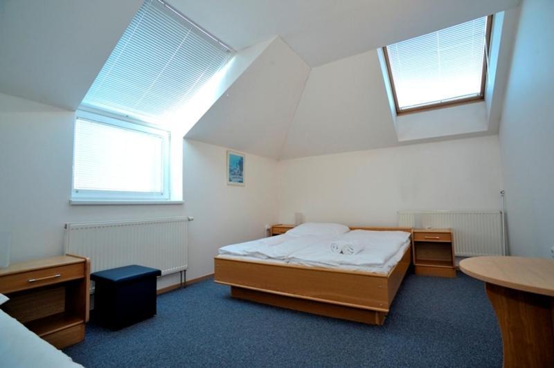 Penzion Šenk Pardubice Zimmer foto