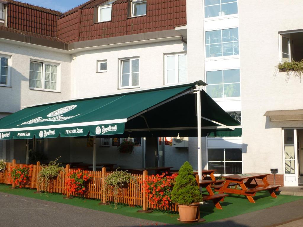 Penzion Šenk Pardubice Exterior foto