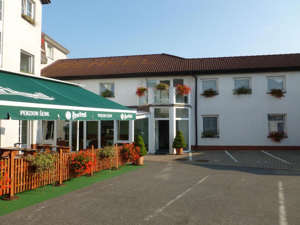 Penzion Šenk Pardubice Exterior foto