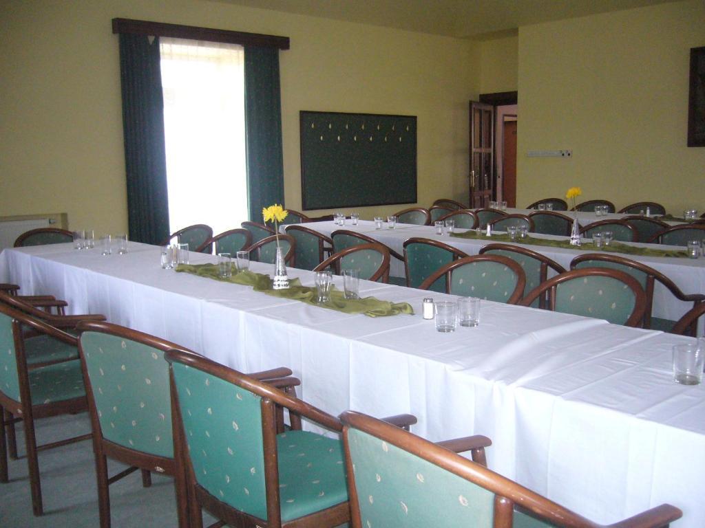 Penzion Šenk Pardubice Exterior foto
